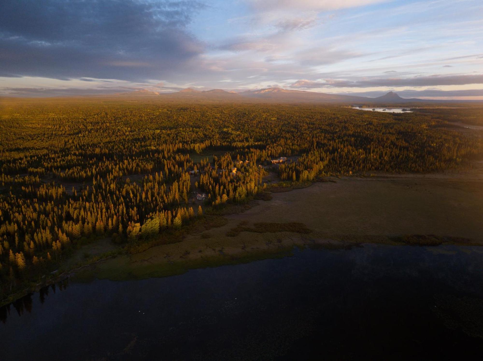 Red Cariboo Resort Anahim Lake Экстерьер фото