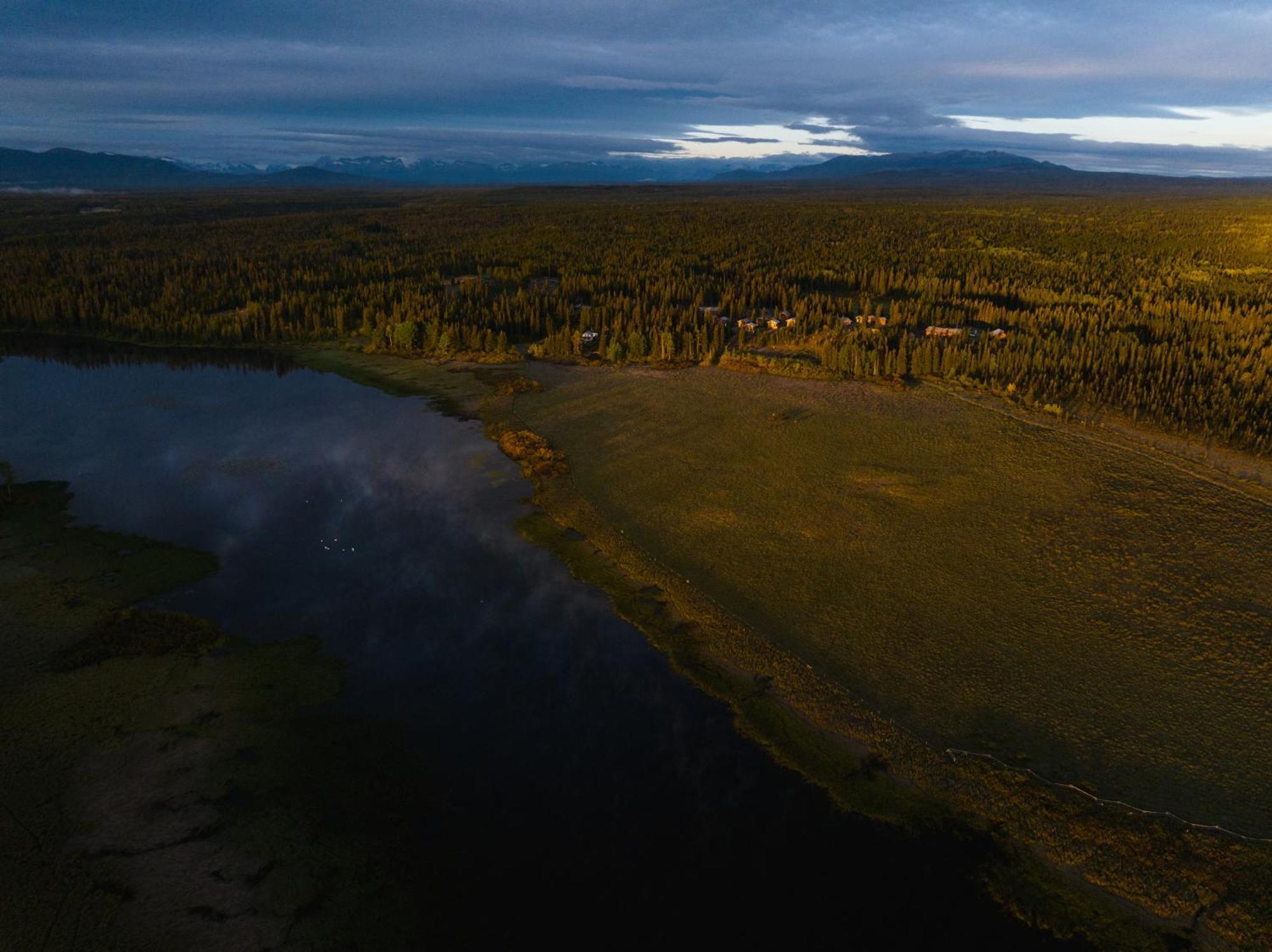 Red Cariboo Resort Anahim Lake Экстерьер фото