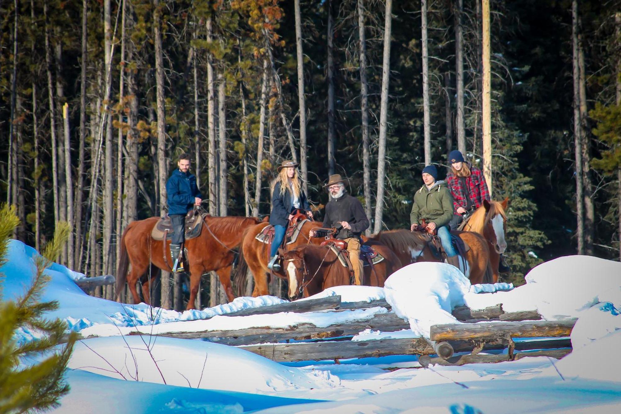 Red Cariboo Resort Anahim Lake Экстерьер фото