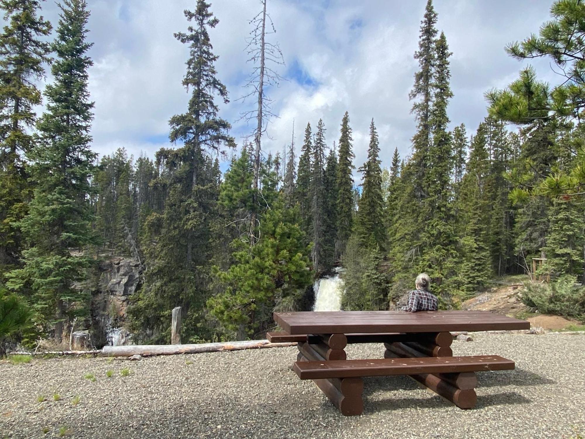 Red Cariboo Resort Anahim Lake Экстерьер фото