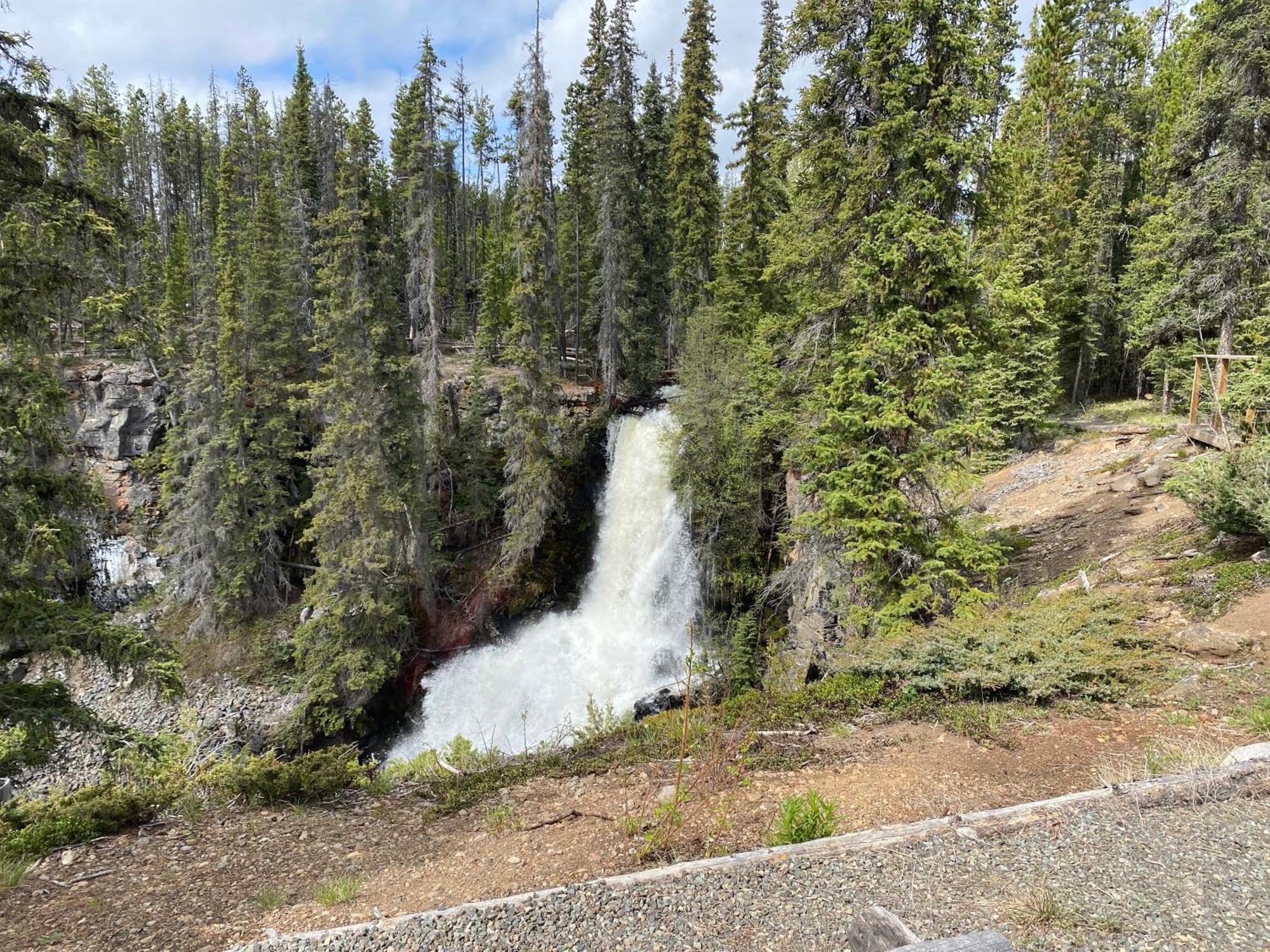 Red Cariboo Resort Anahim Lake Экстерьер фото