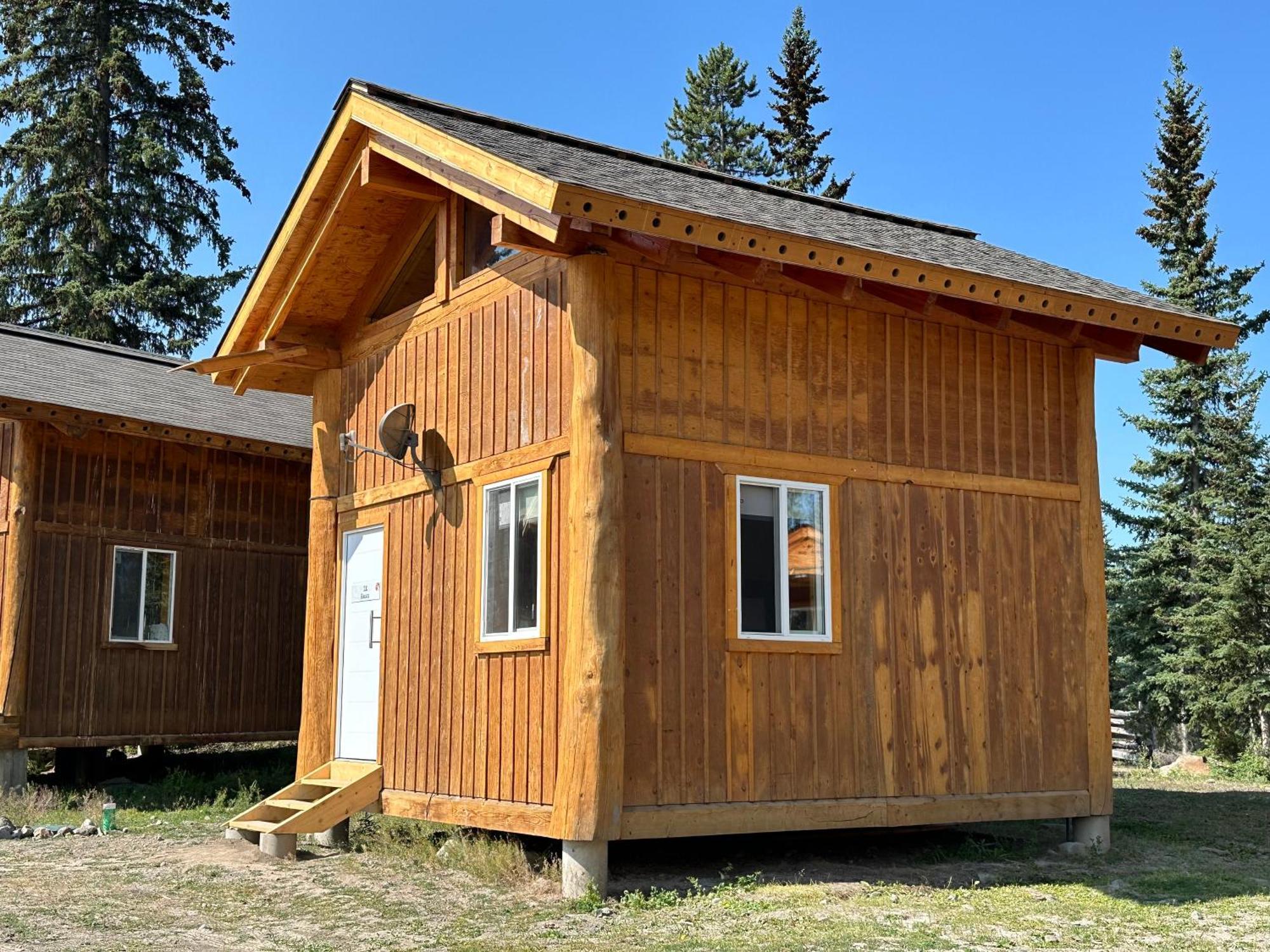 Red Cariboo Resort Anahim Lake Экстерьер фото